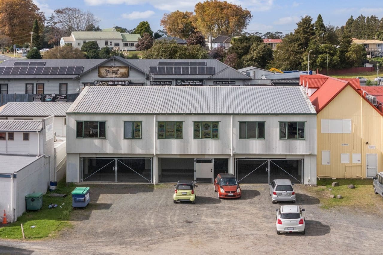 6 Main Road, Katikati — view 4